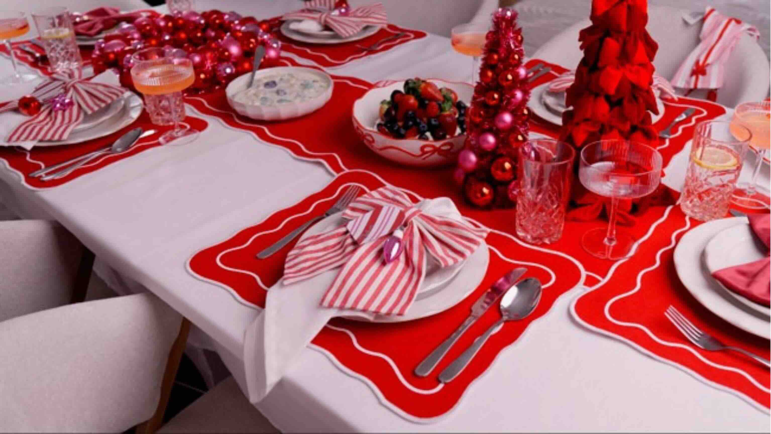 Christmas dining table setup